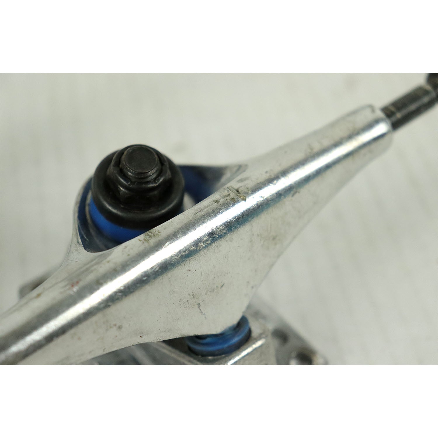 Blem Tony Hawk Skateboard Trucks Silver 5.0 (Pair)