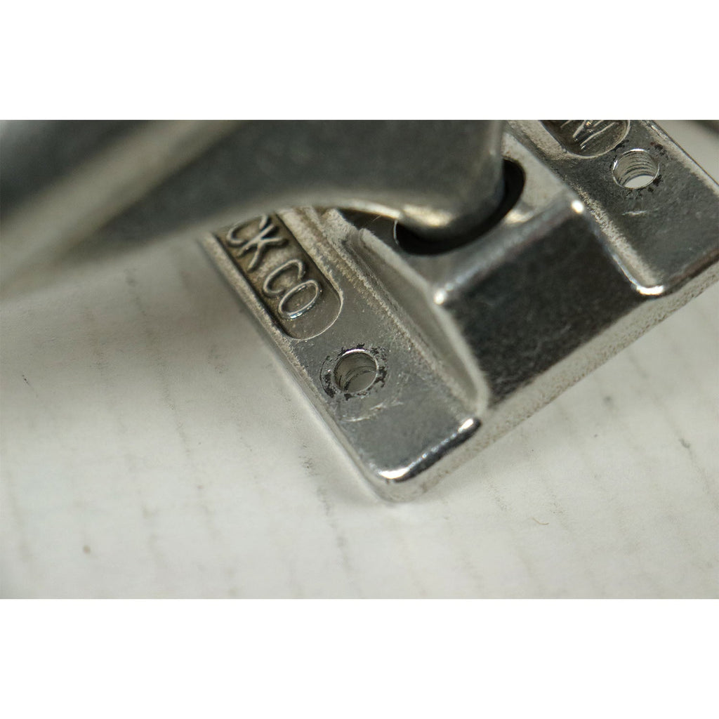 Blem Independent Skateboard Trucks Mids Silver 139 (8.0") - Missing Hardware