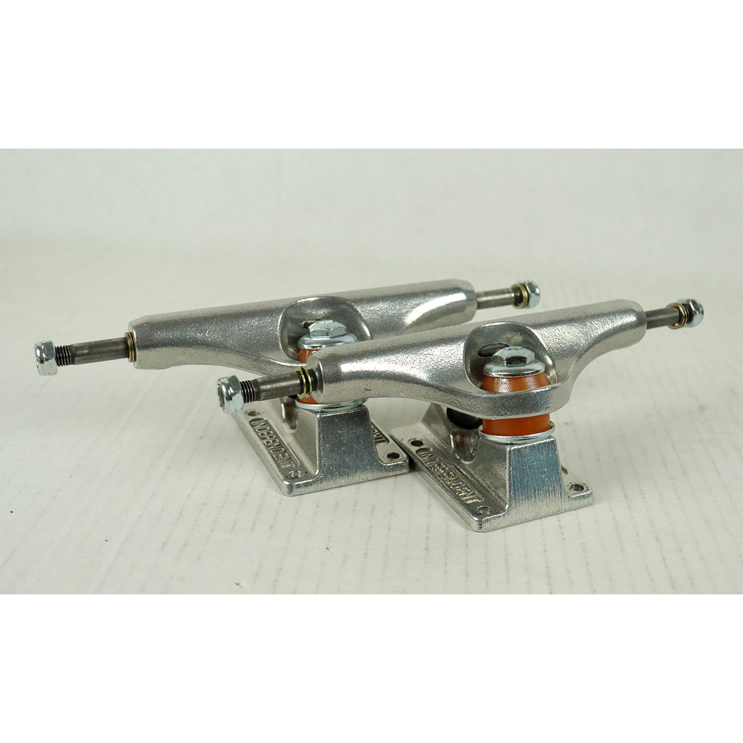 Blem Independent Skateboard Trucks Mids Silver 144 (8.25")