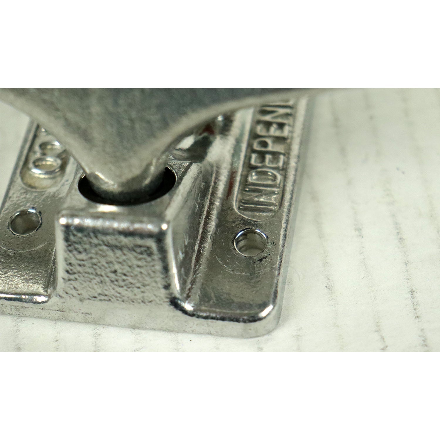 Blem Independent Skateboard Trucks Mids Silver 149 (8.5")
