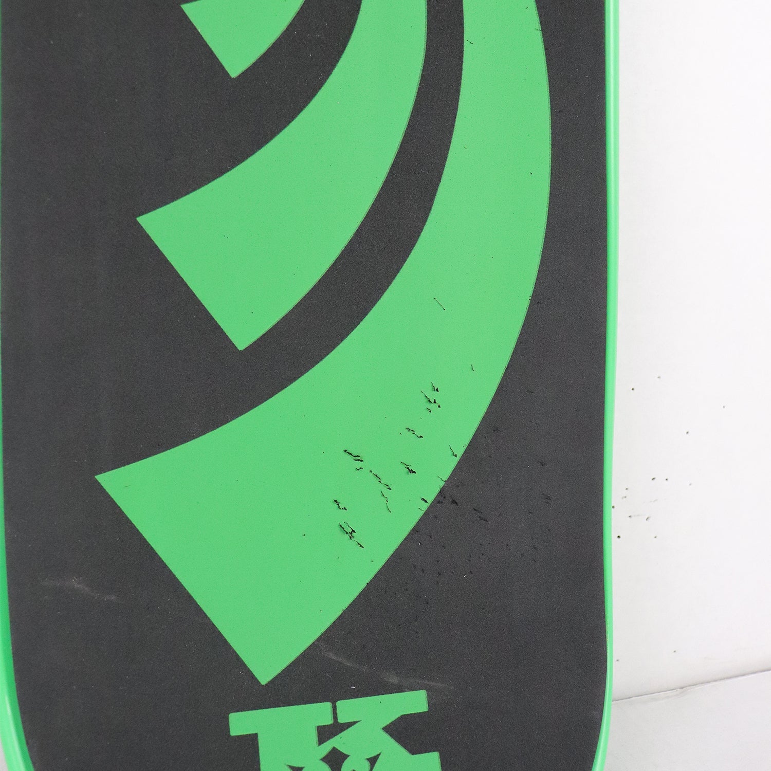 Used Krown Snowskate 9" x 32" Carve Green